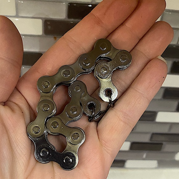 STAINLESS STEEL BIKE CHAIN BRACELET - Picture 6 of 6